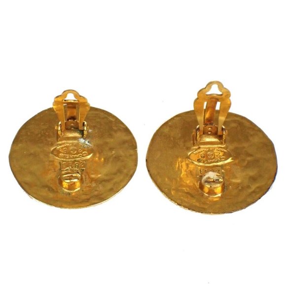 CHANEL CC Logo Round Button Earrings 28 Clip-On GHW France Vintage - Picture 4 of 8